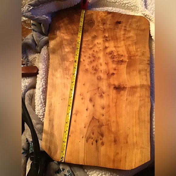 Beautiful Wood Serving Board in Excellent Condition - Picture 3 of 6